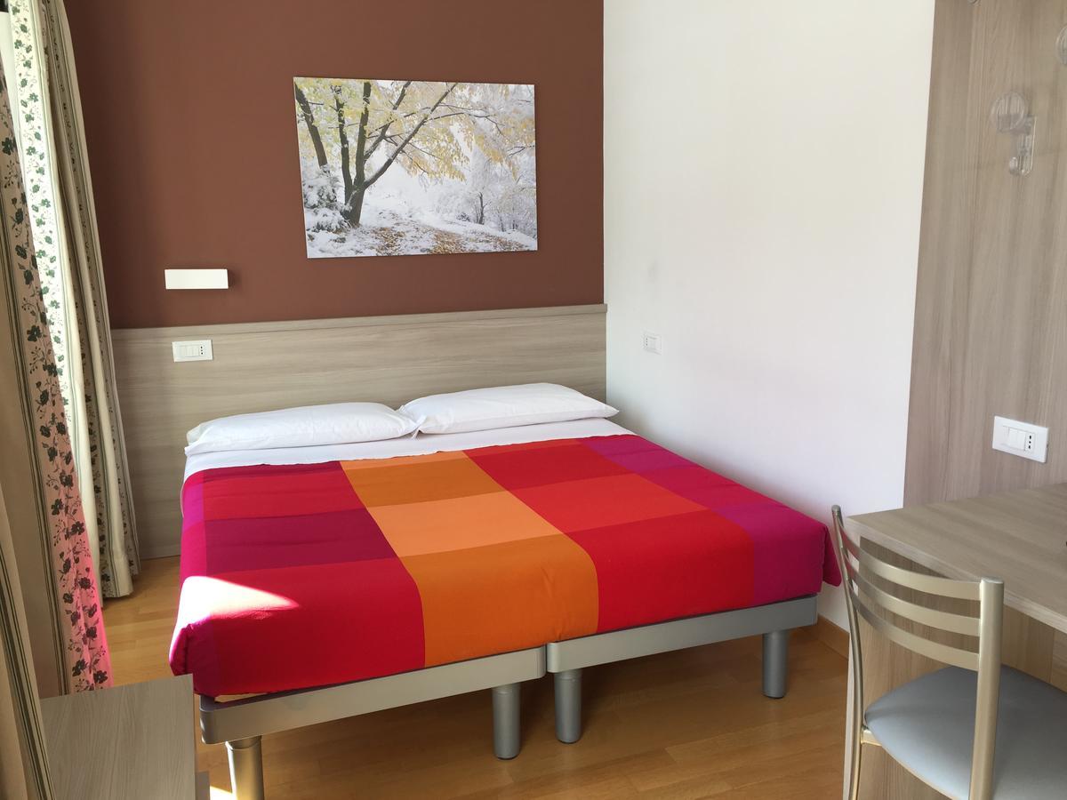 לינה וארוחת בוקר Villa d'Allegno La Vecchia Scuola מראה חיצוני תמונה